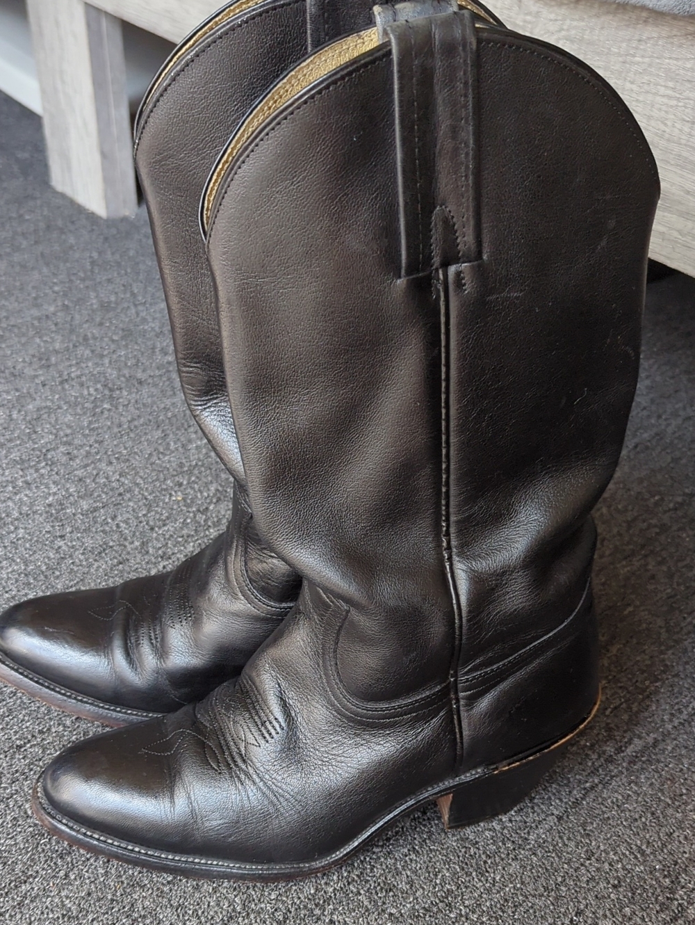 Frye Black Leather Cowboy Boots with Natural Leather Lining - Picture 5 of 11
